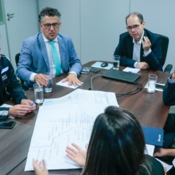 Prefeito Tupã apresenta em Brasília projeto para concessão da linha férrea de Prudente